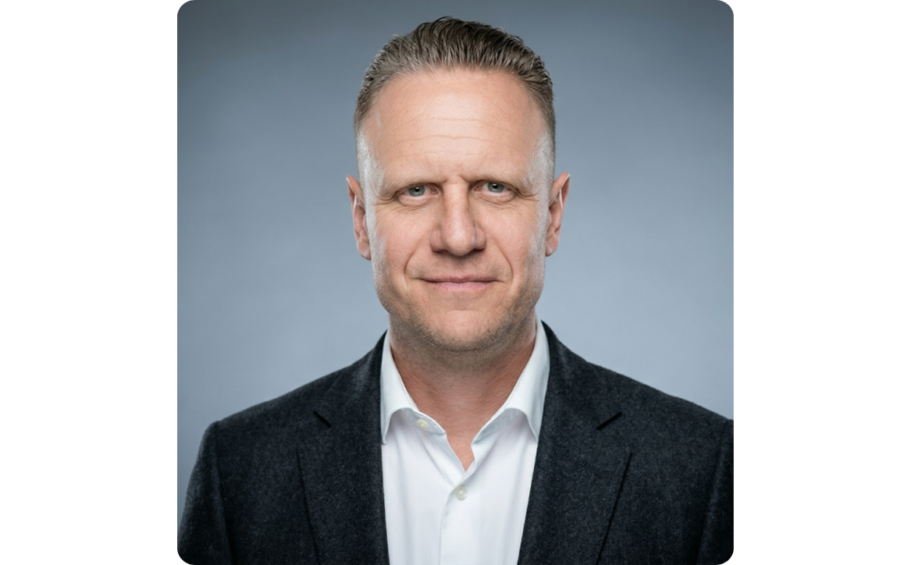 Martin Bone Headshot