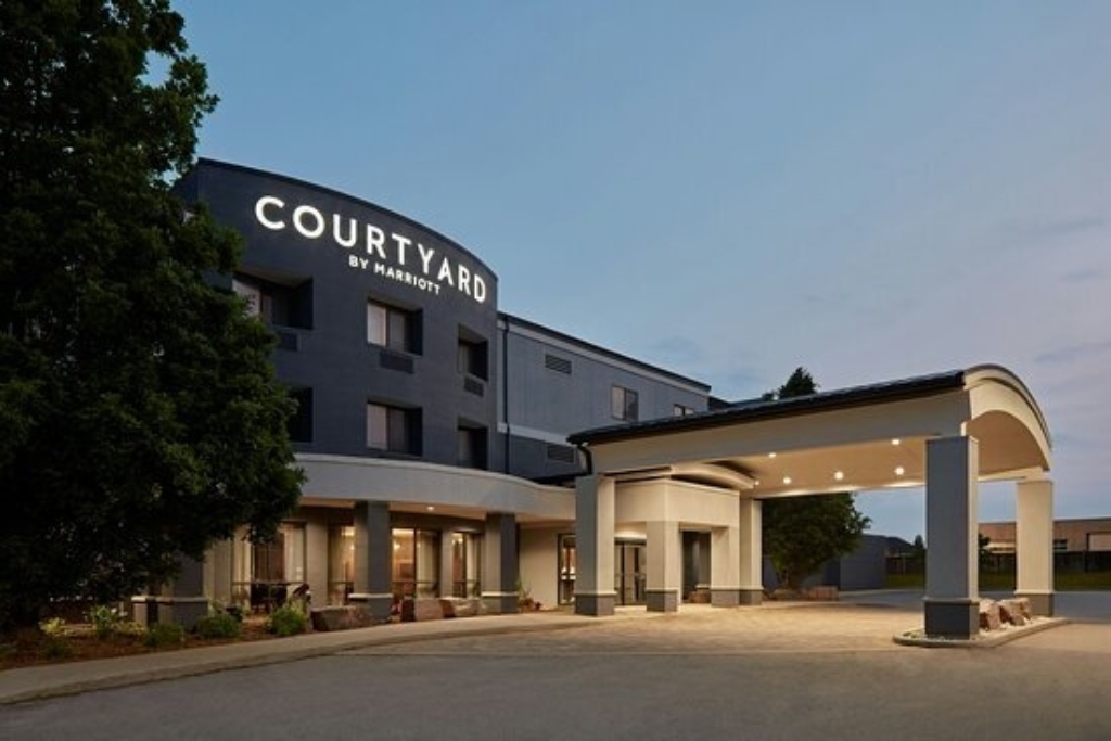 Courtyard by marriott hamilton